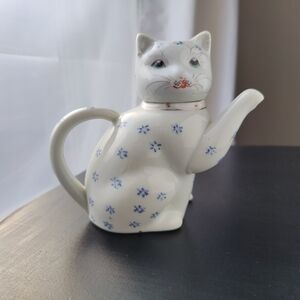 Vintage Ceramic | Cat Teapot | 💙 Floral Motif & Gold Trim Collar